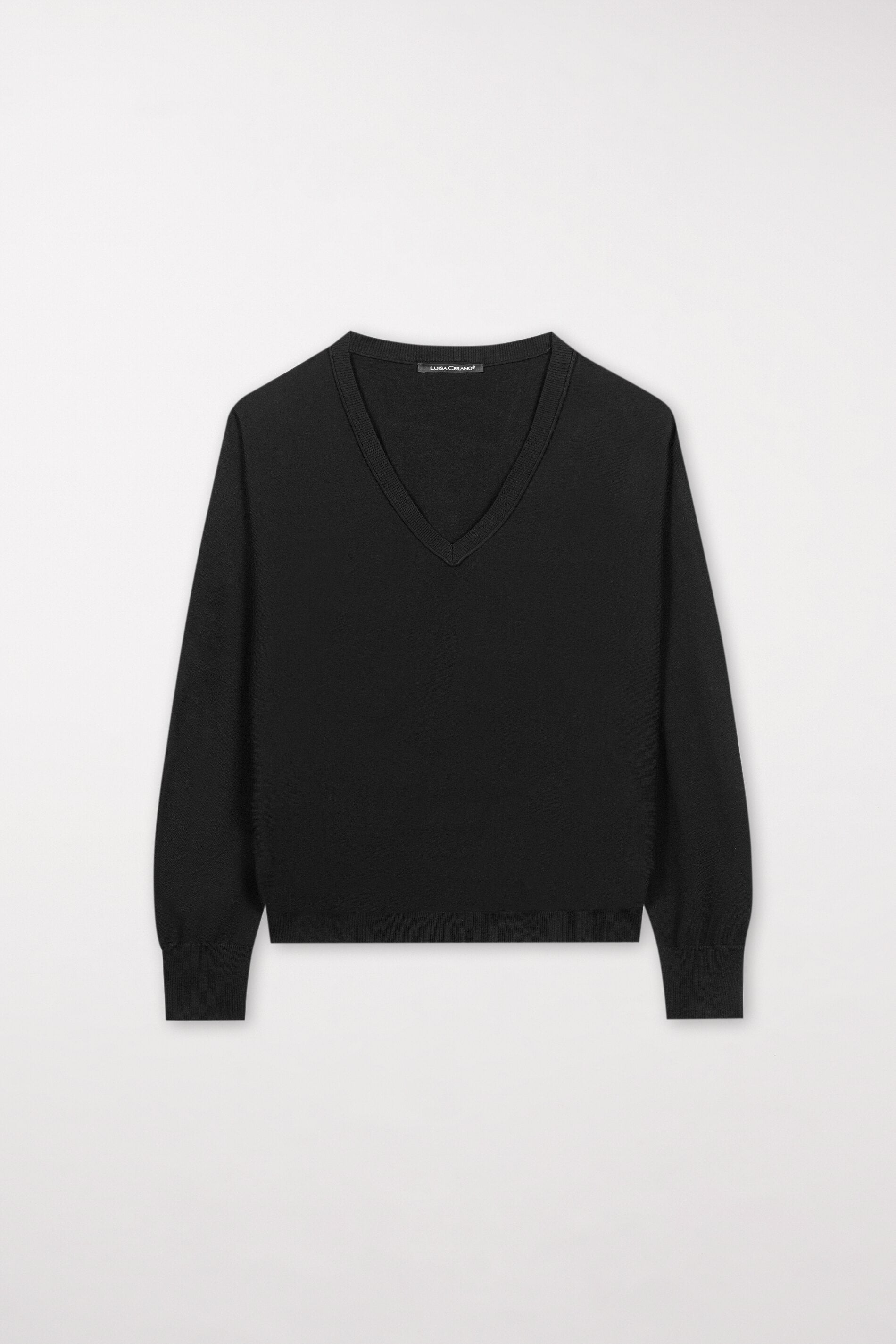 Feinstrick-Pullover mit V-Neck - black - Standard | Model Front