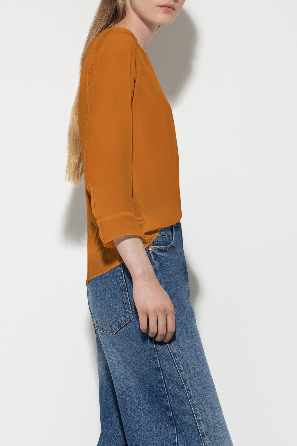 Fließendes Blusenshirt - kurkuma - Standard | Model Rück