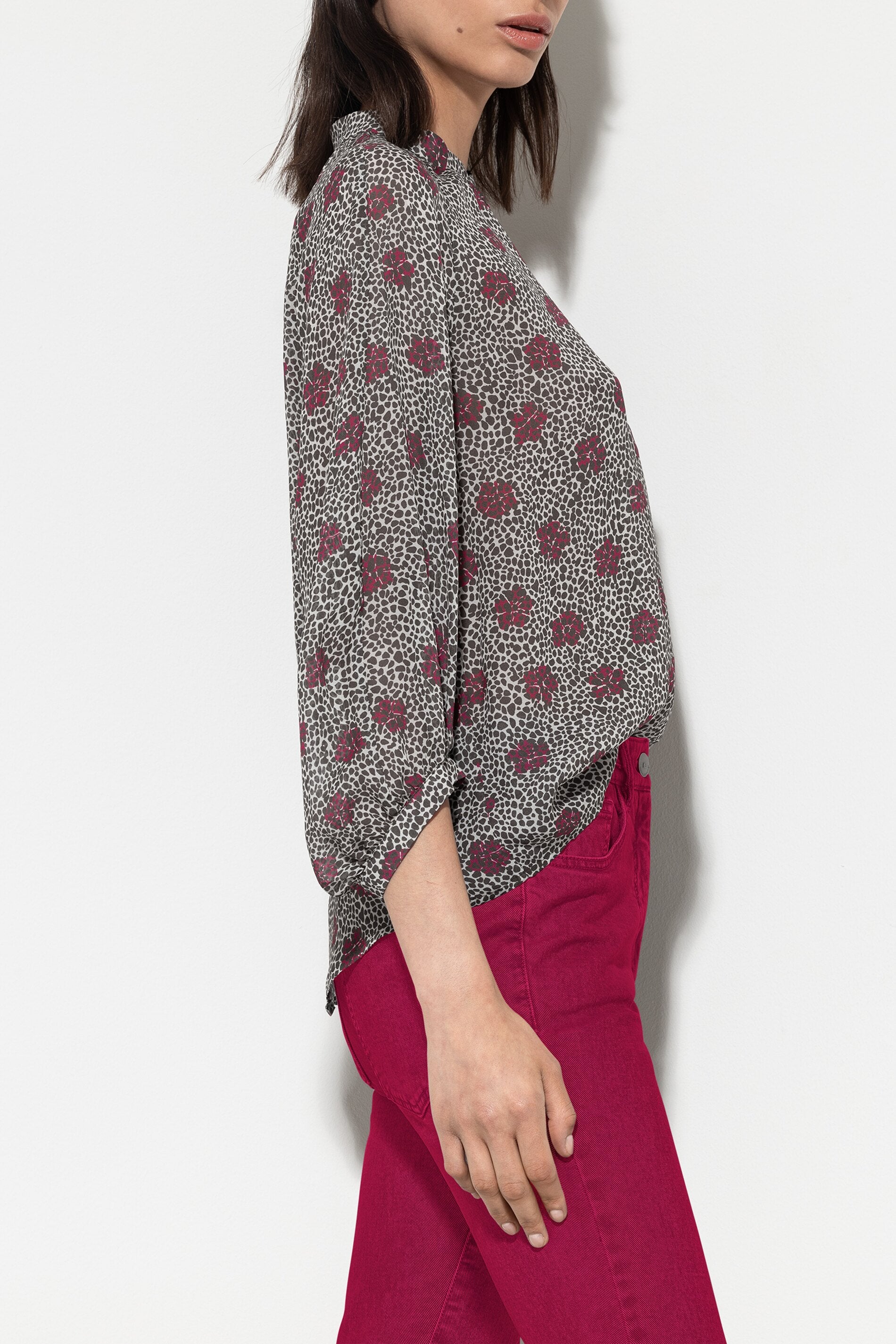 Bluse mit Millefeleurs-Print - multi - Standard | Model Rück