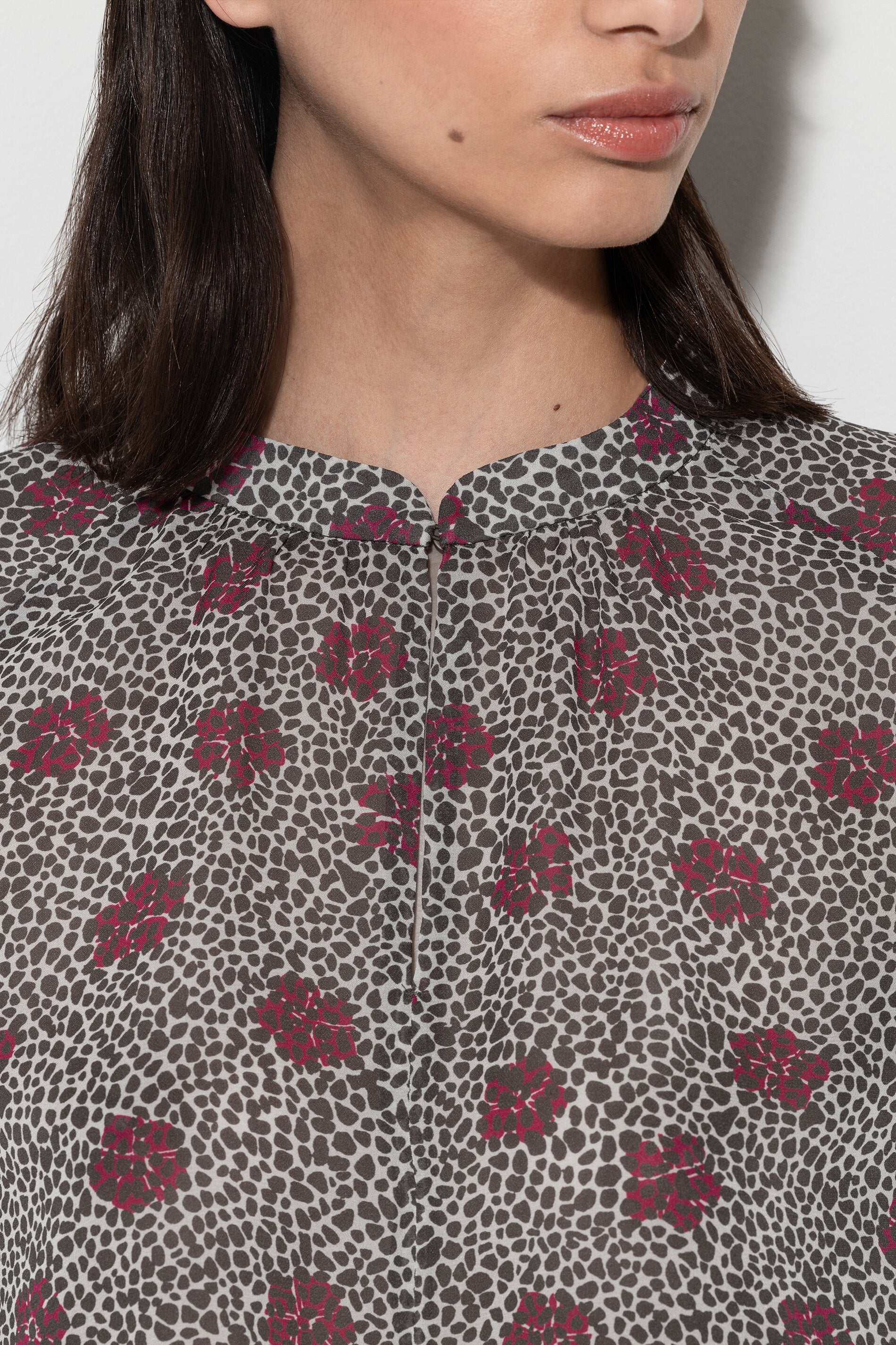 Bluse mit Millefeleurs-Print - multi - Standard | Artikel Front