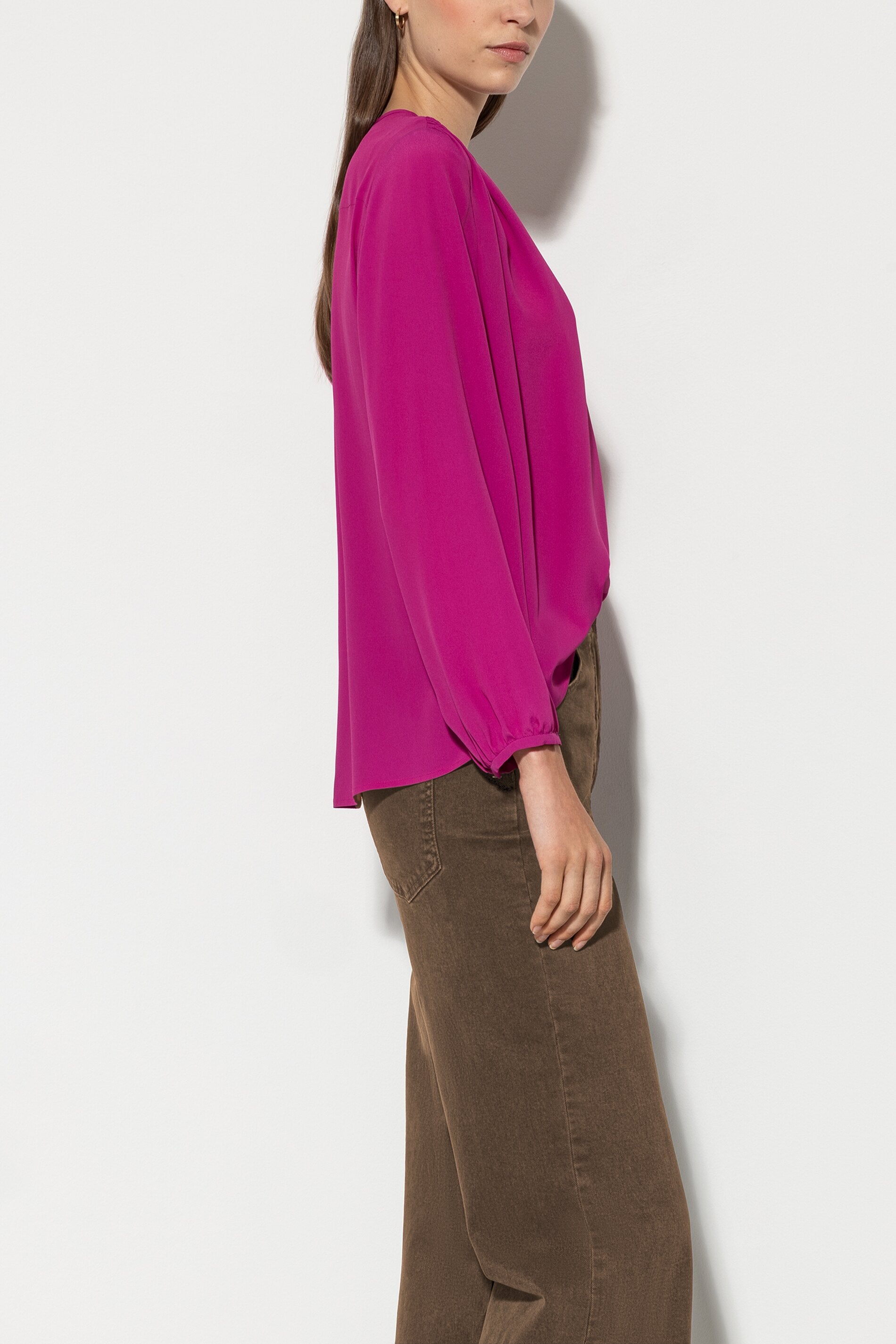 Bluse mit Bindeband-Detail - ultra pink - Standard | Model Rück