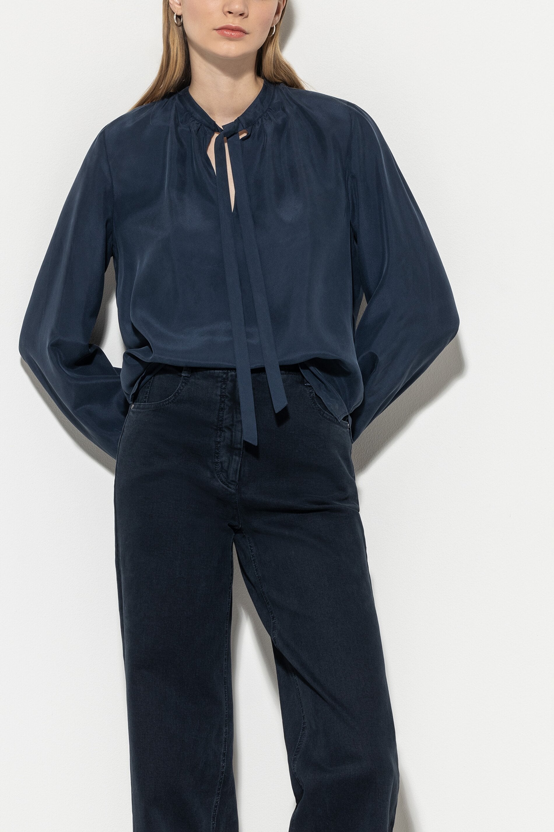 Seiden-Tunikabluse - midnight blue - Standard | Model Seite
