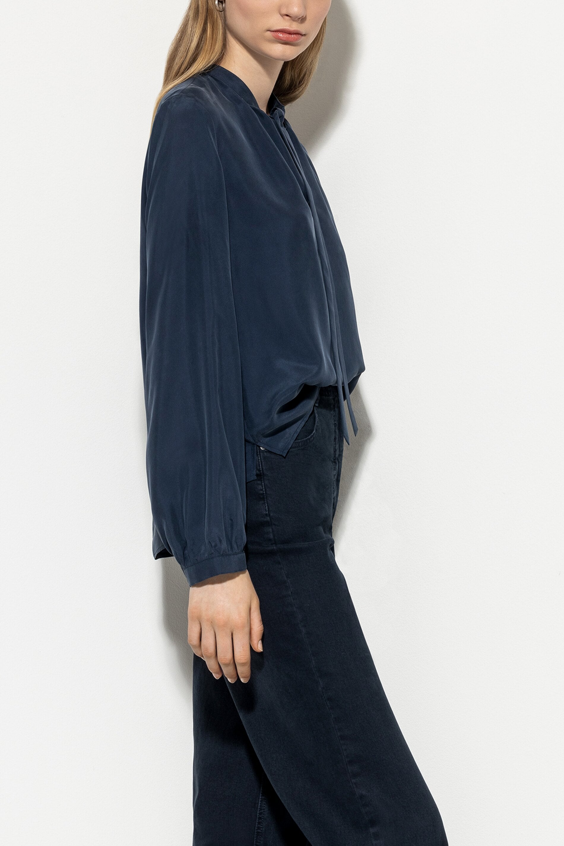 Seiden-Tunikabluse - midnight blue - Standard | Model Rück