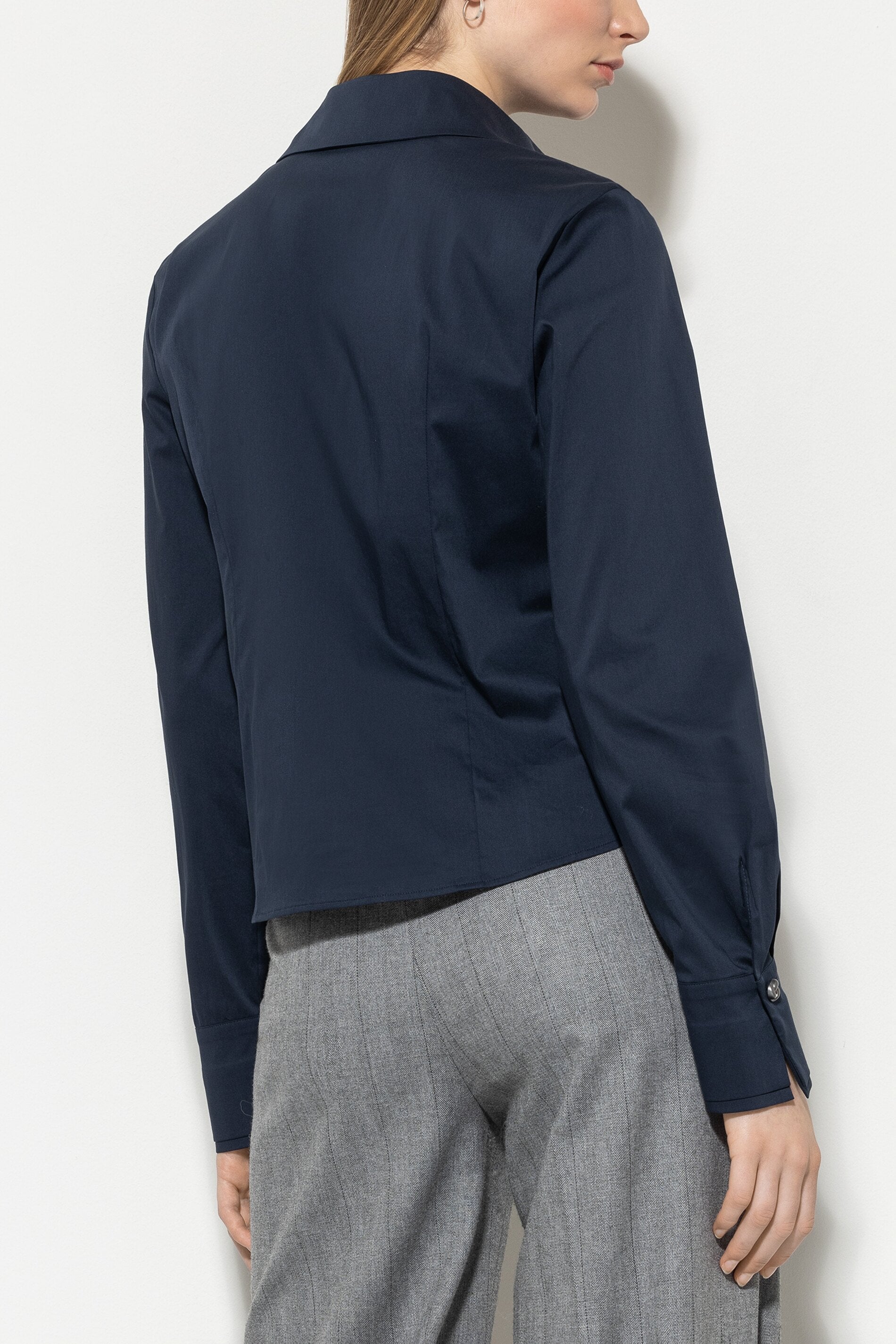 Hemdbluse aus Baumwoll-Mix - midnight blue - Standard | Model Detail