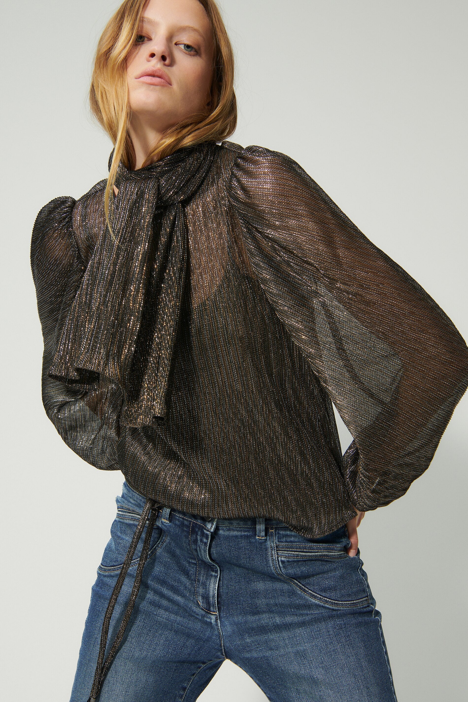 Lamé-Blusenshirt - the lame fancy - Standard | Model Seite