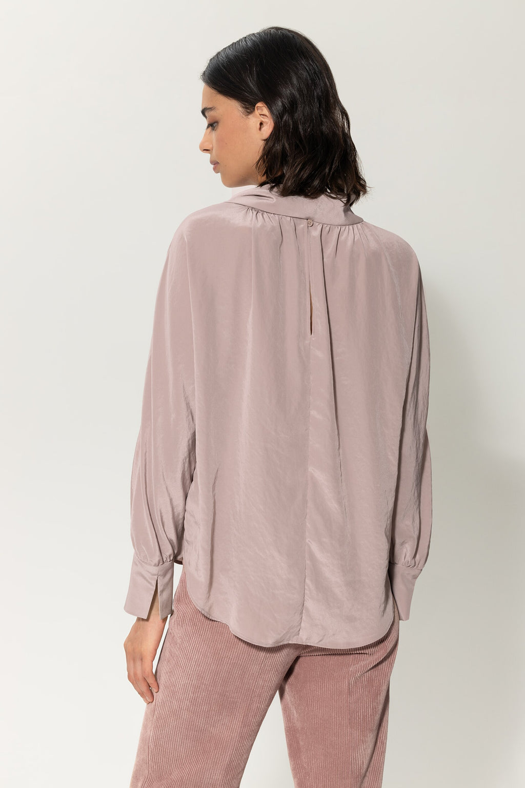 Bluse mit Schluppe - pale powder - Standard | Model Detail