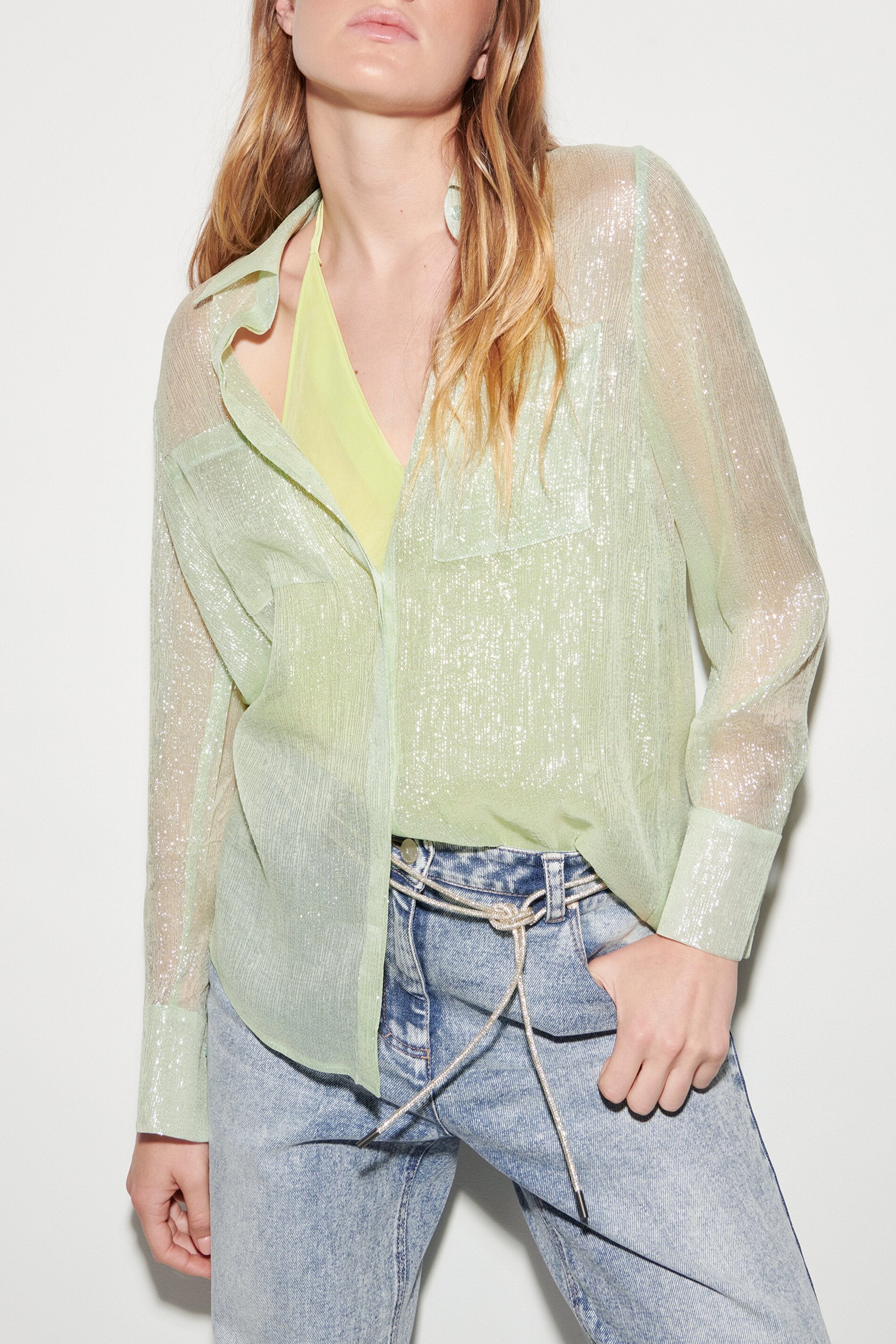 Hemdbluse mit Lamé-Effekt - mint - Standard | Model Seite
