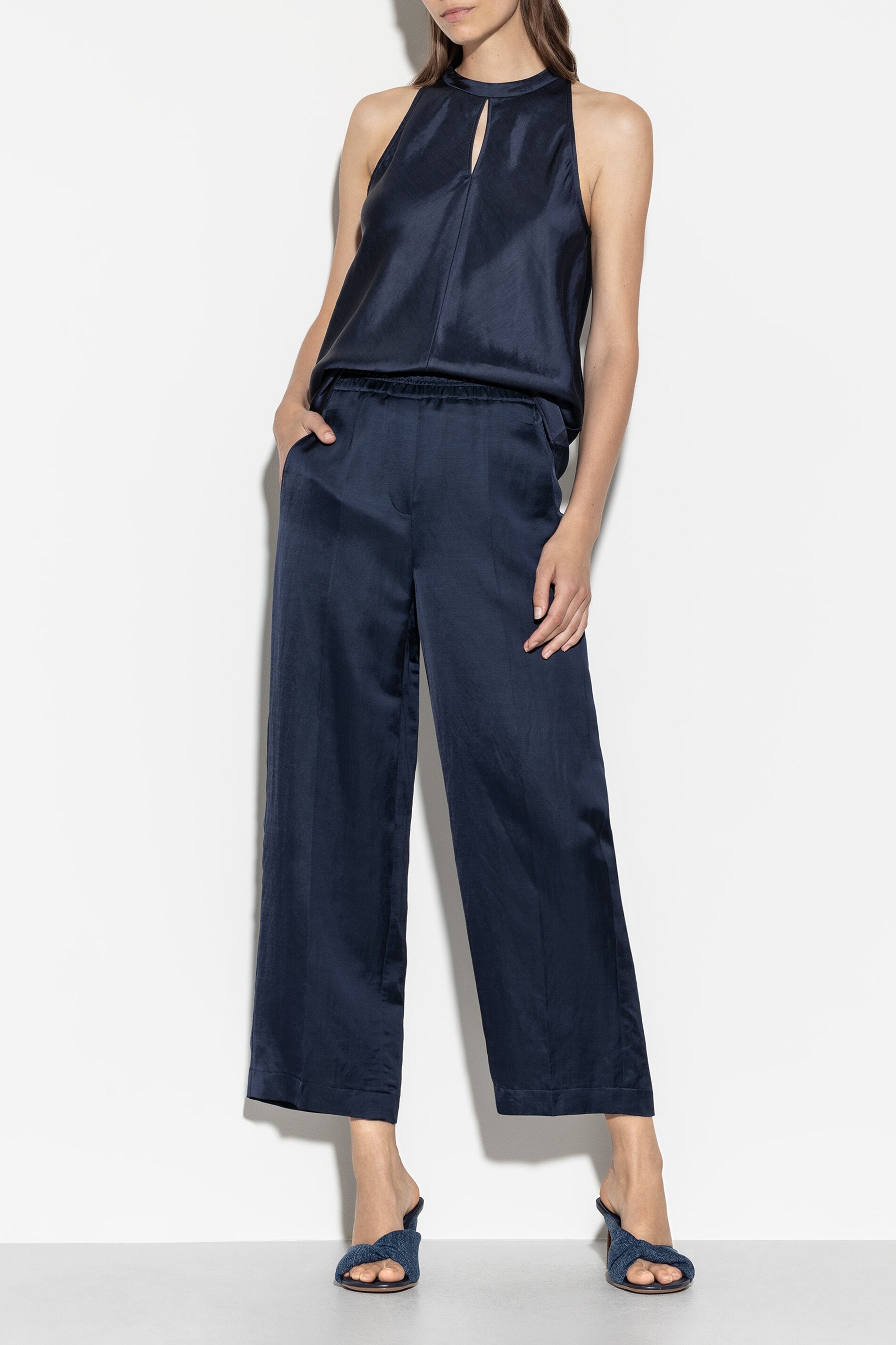 Satin-Top - dark navy - Standard | Model Seite