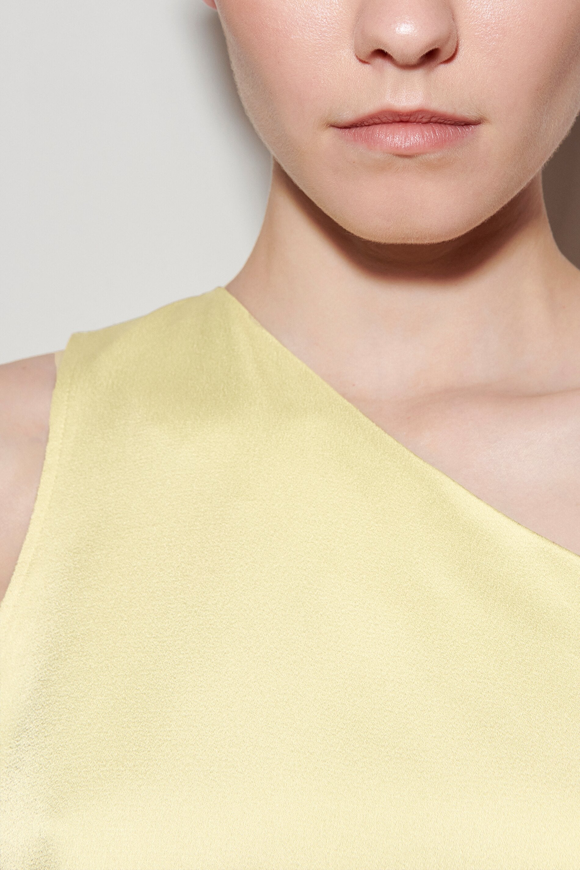 Satin-Off-Shoulder-Top - pale citron - Standard | Artikel Front