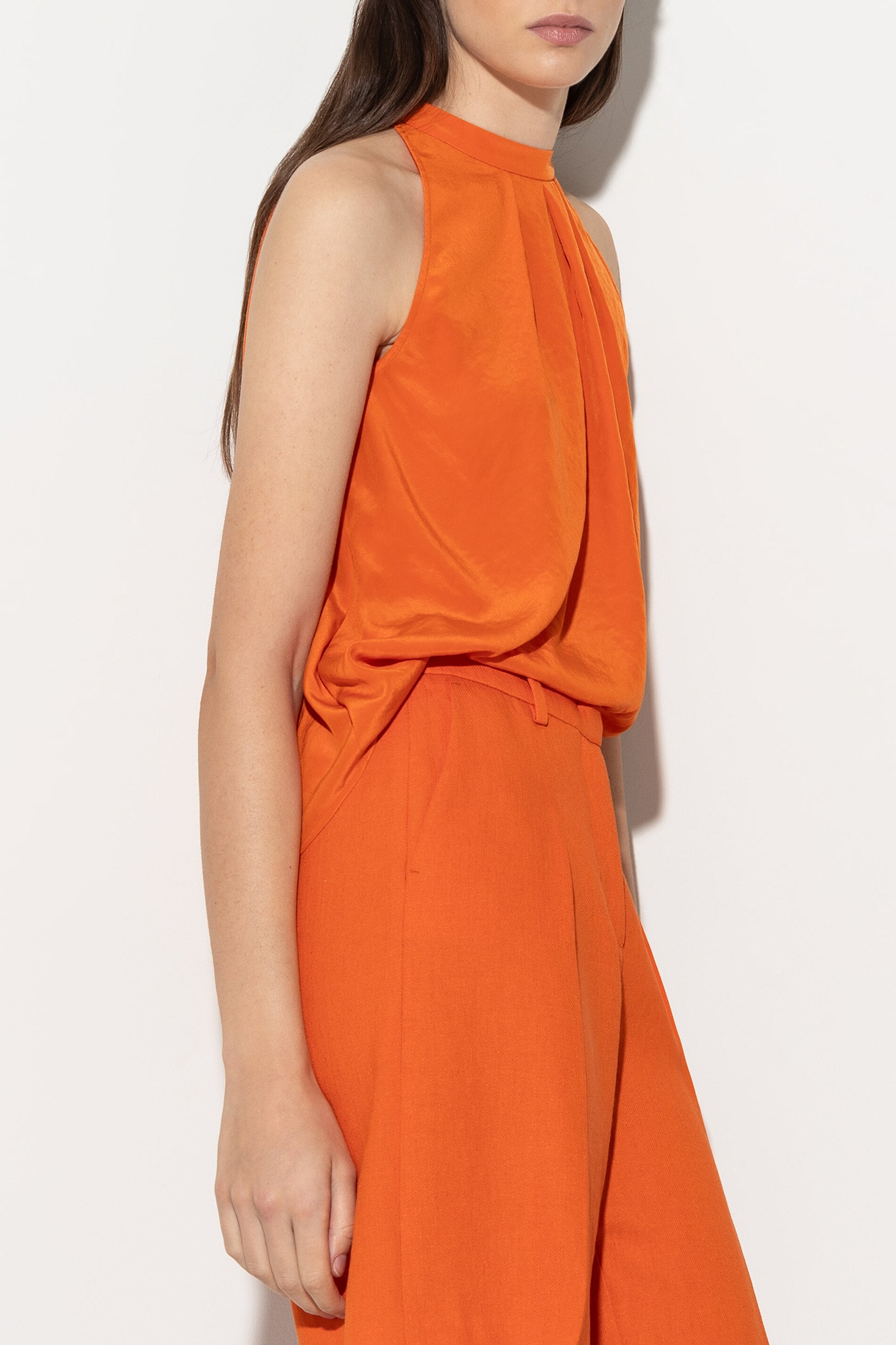 Neckholder-Top - burnt orange - Standard | Model Rück