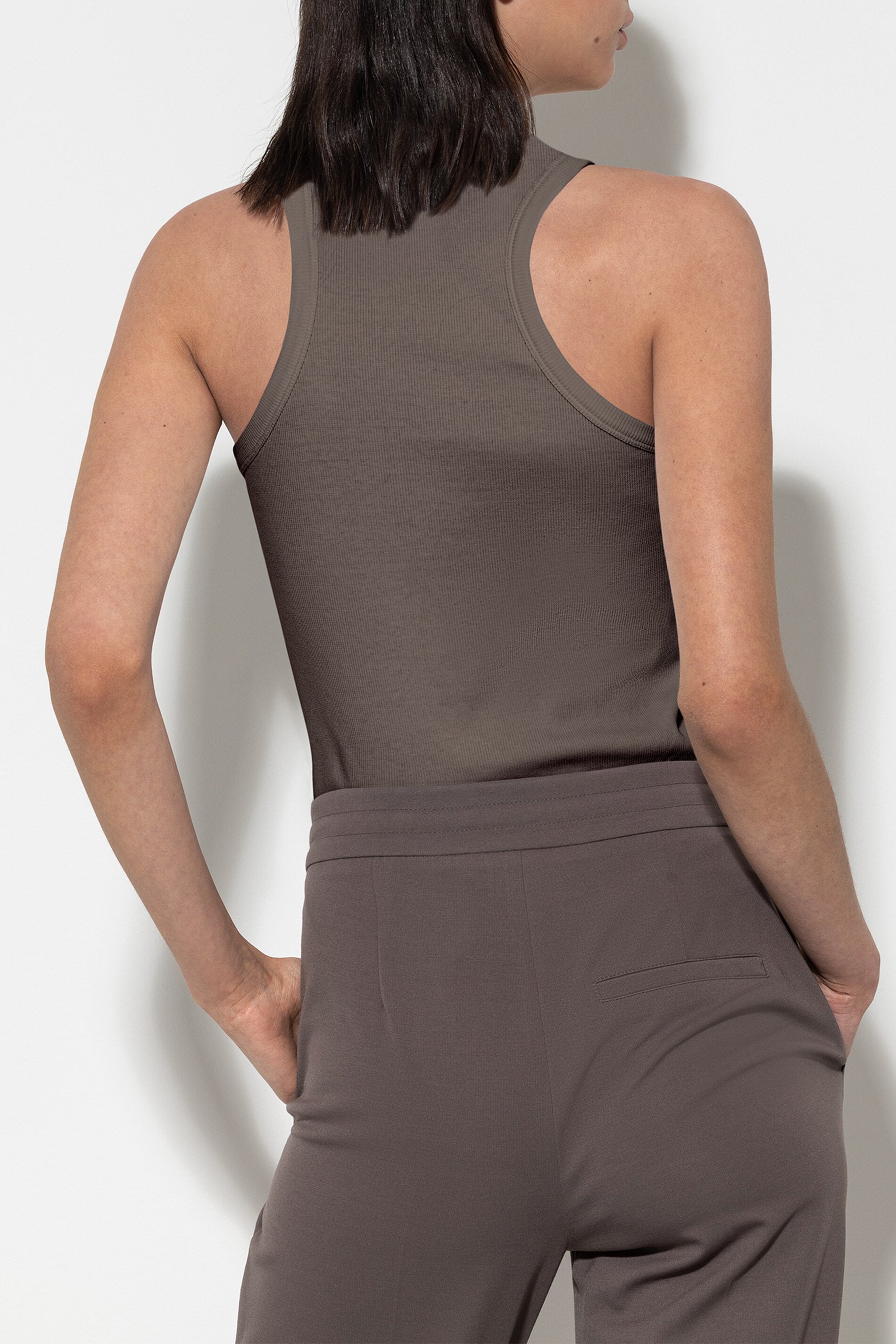 Tanktop mit Strass-Steinen - taupe - Standard | Model Detail