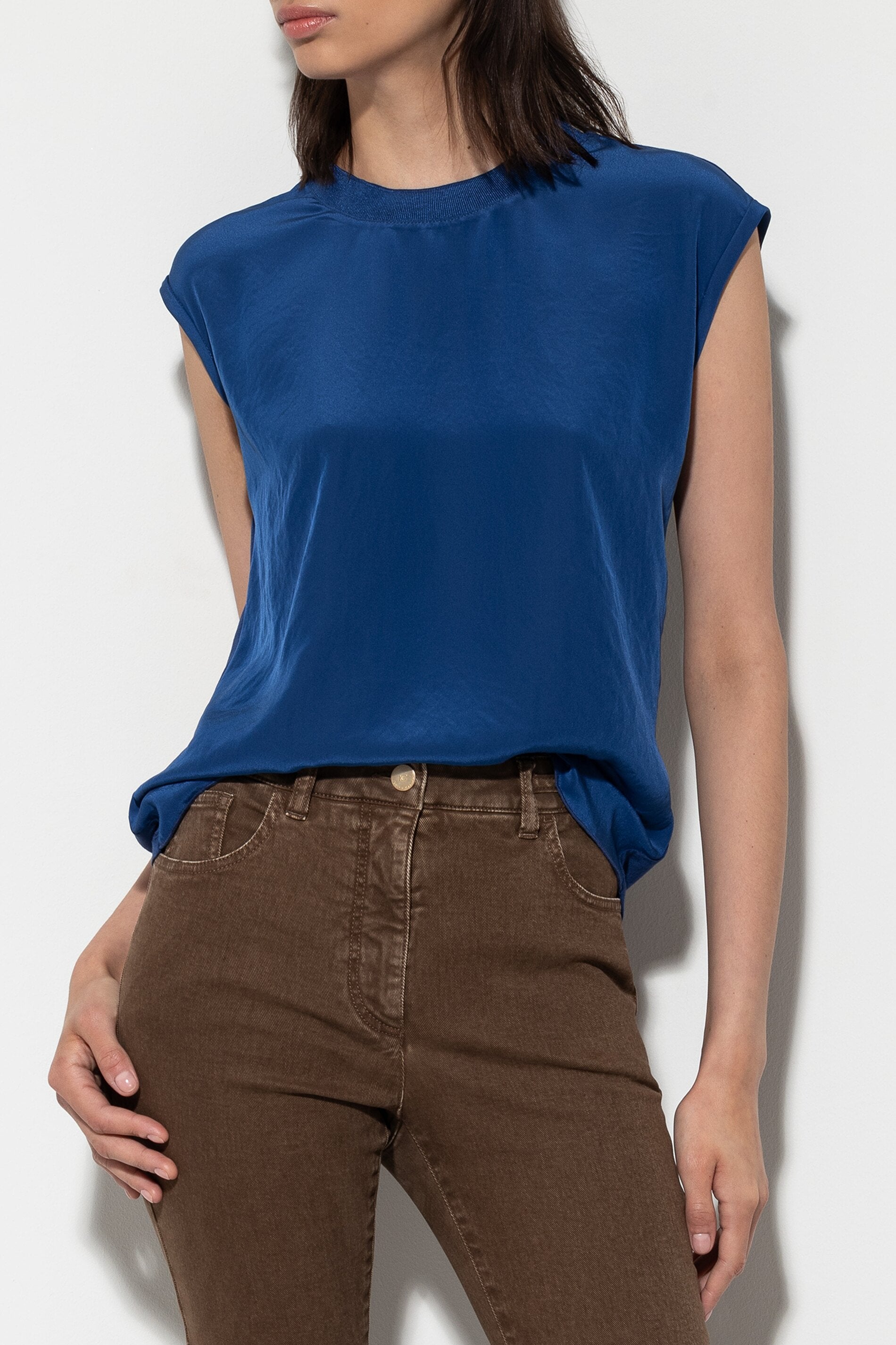 Basic-Top mit Rippdetail - deep blue - Standard | Model Seite