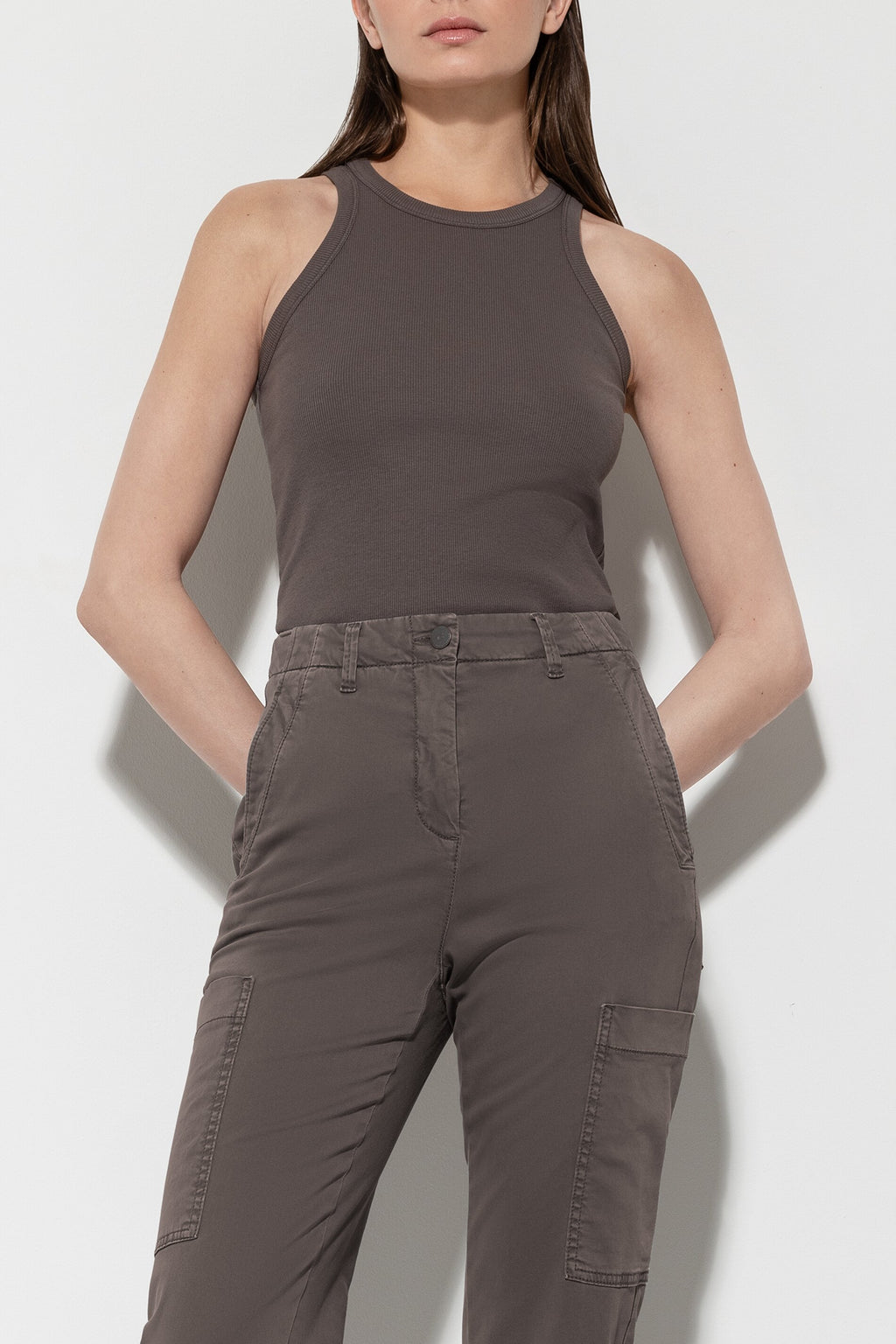 Basic-Tanktop - taupe - Standard | Model Seite
