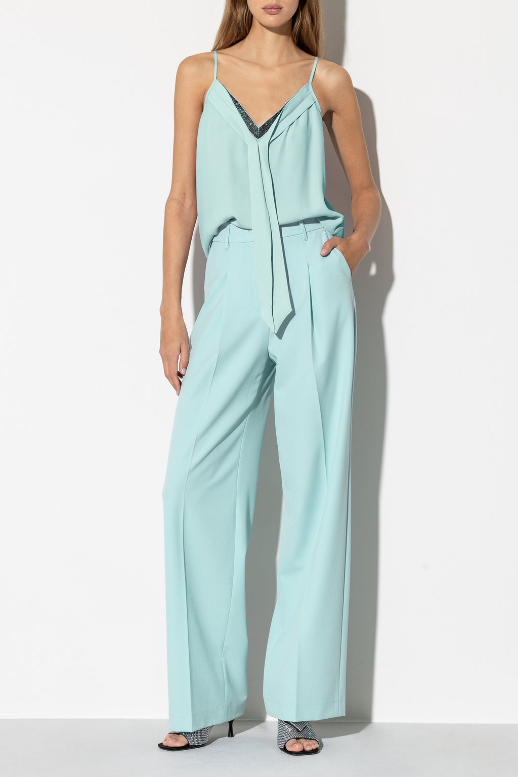 Camisole-Top aus Seiden-Mix - mineral aqua - Standard | Model Seite