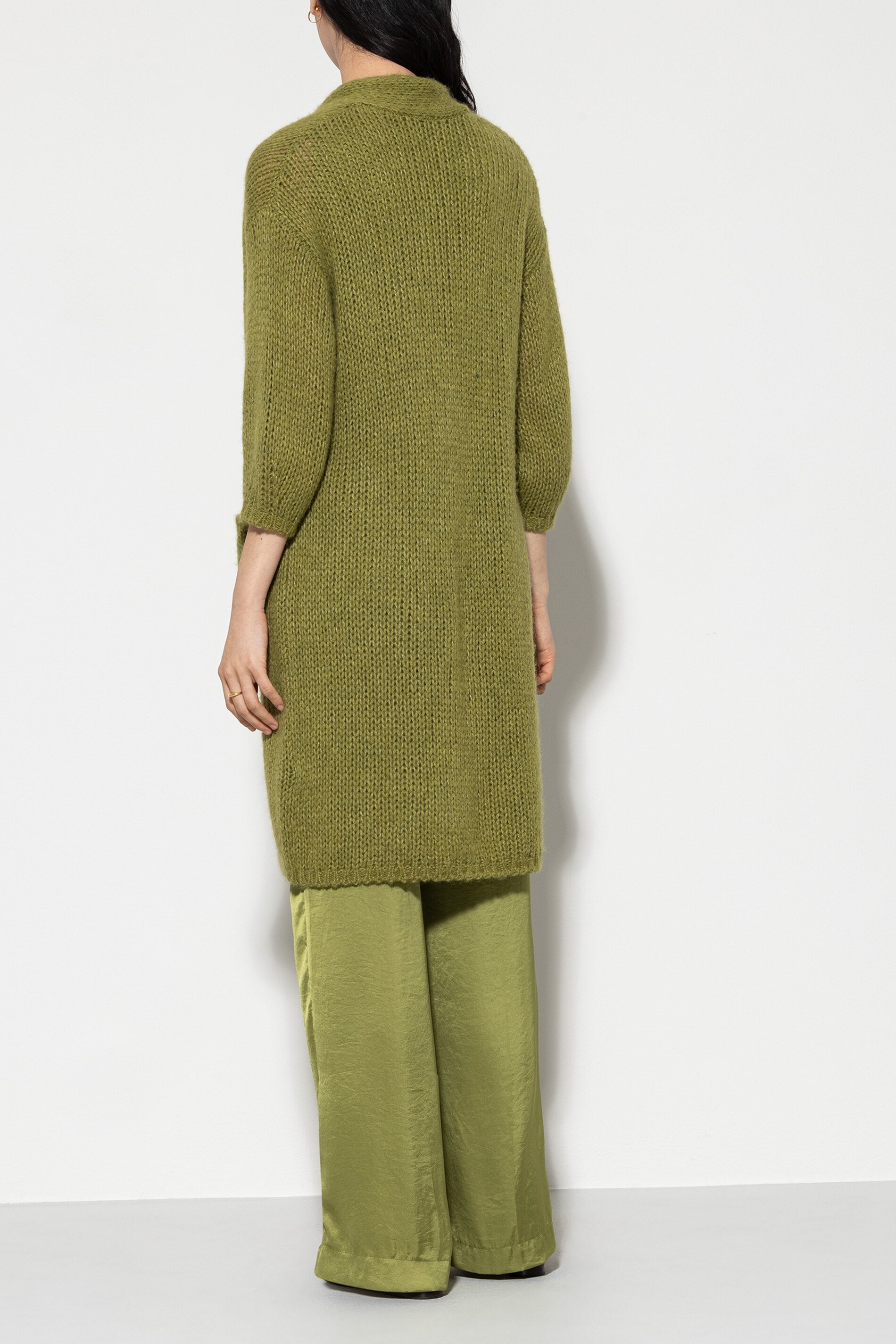 Longcardigan aus Alpaka-Mix - moss green - Standard | Model Detail