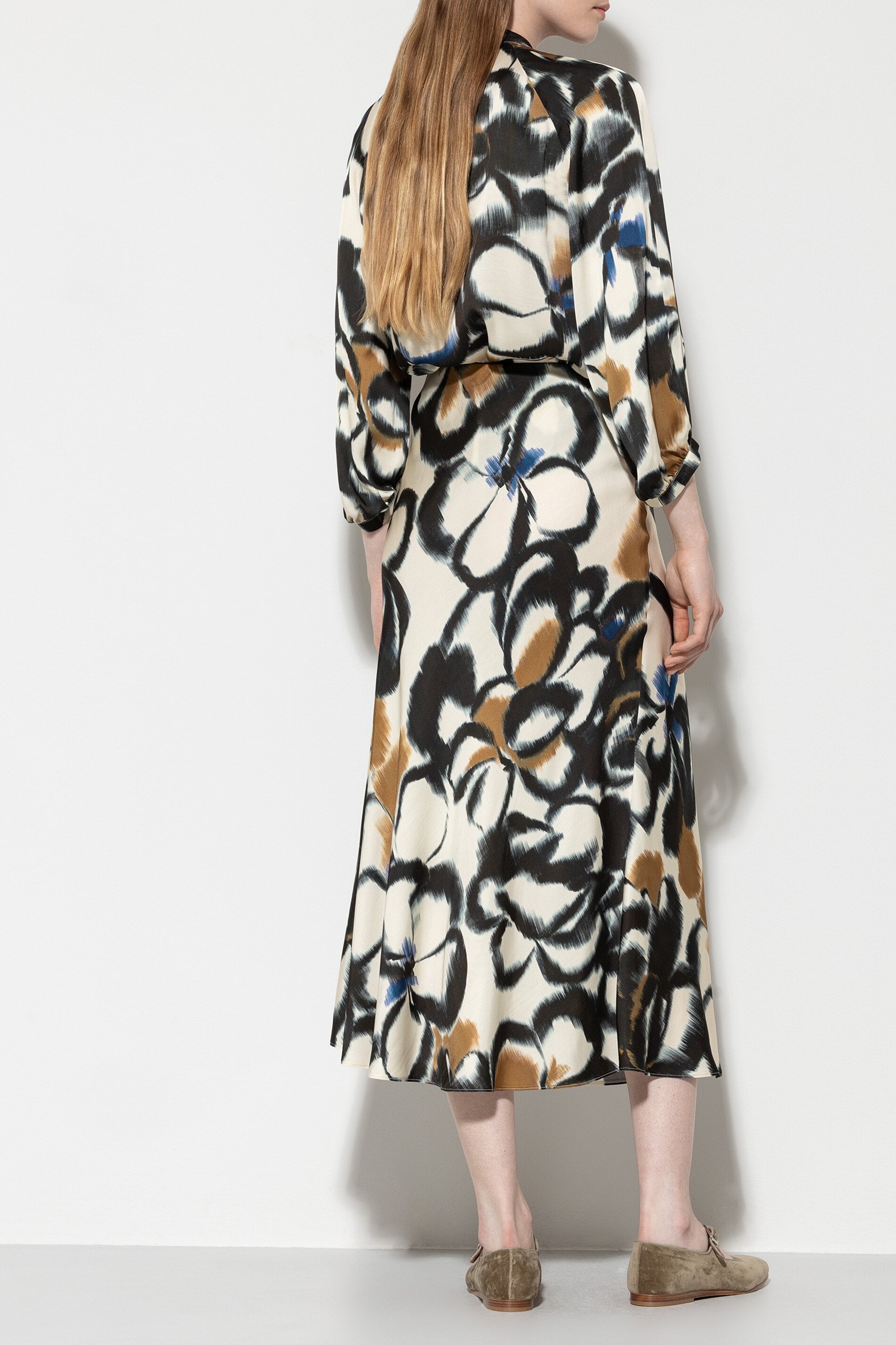 Satin-Rock mit Flower-Print - multi - Standard | Model Detail