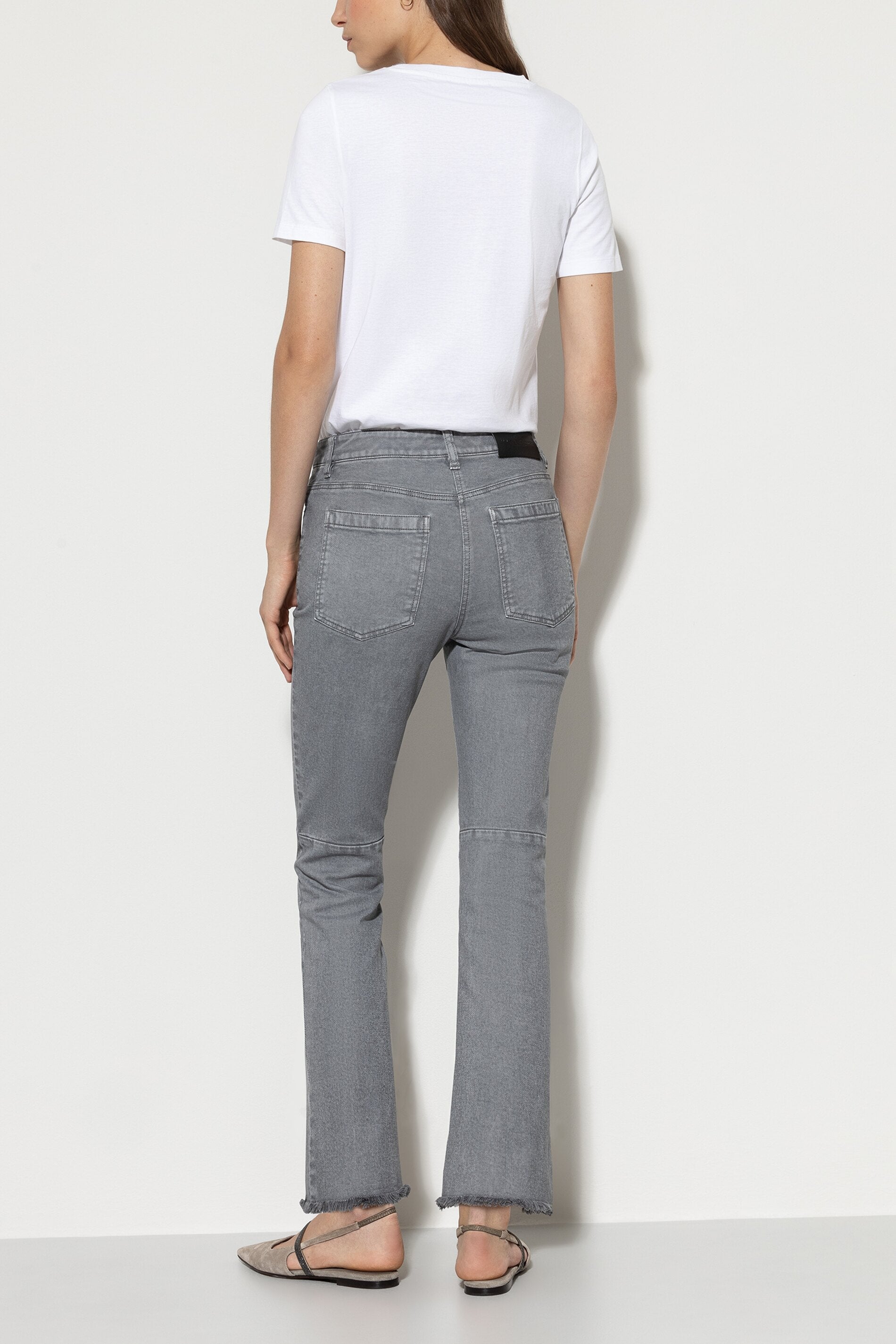 Authentic-Twill-Denim - silver grey - Standard | Model Detail