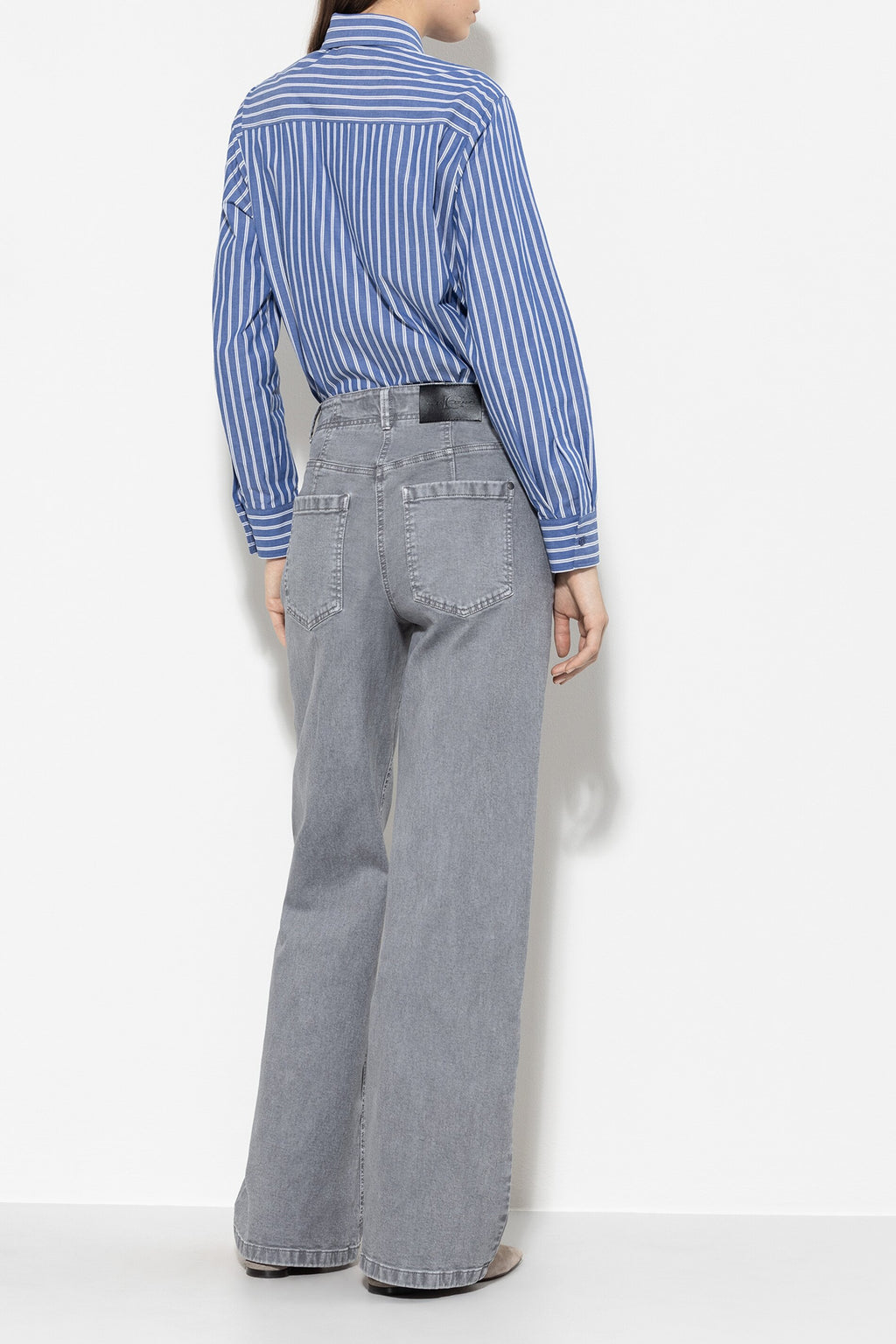 Authentic-Twill-Denim - soft grey - ohne Motiv | Model Detail