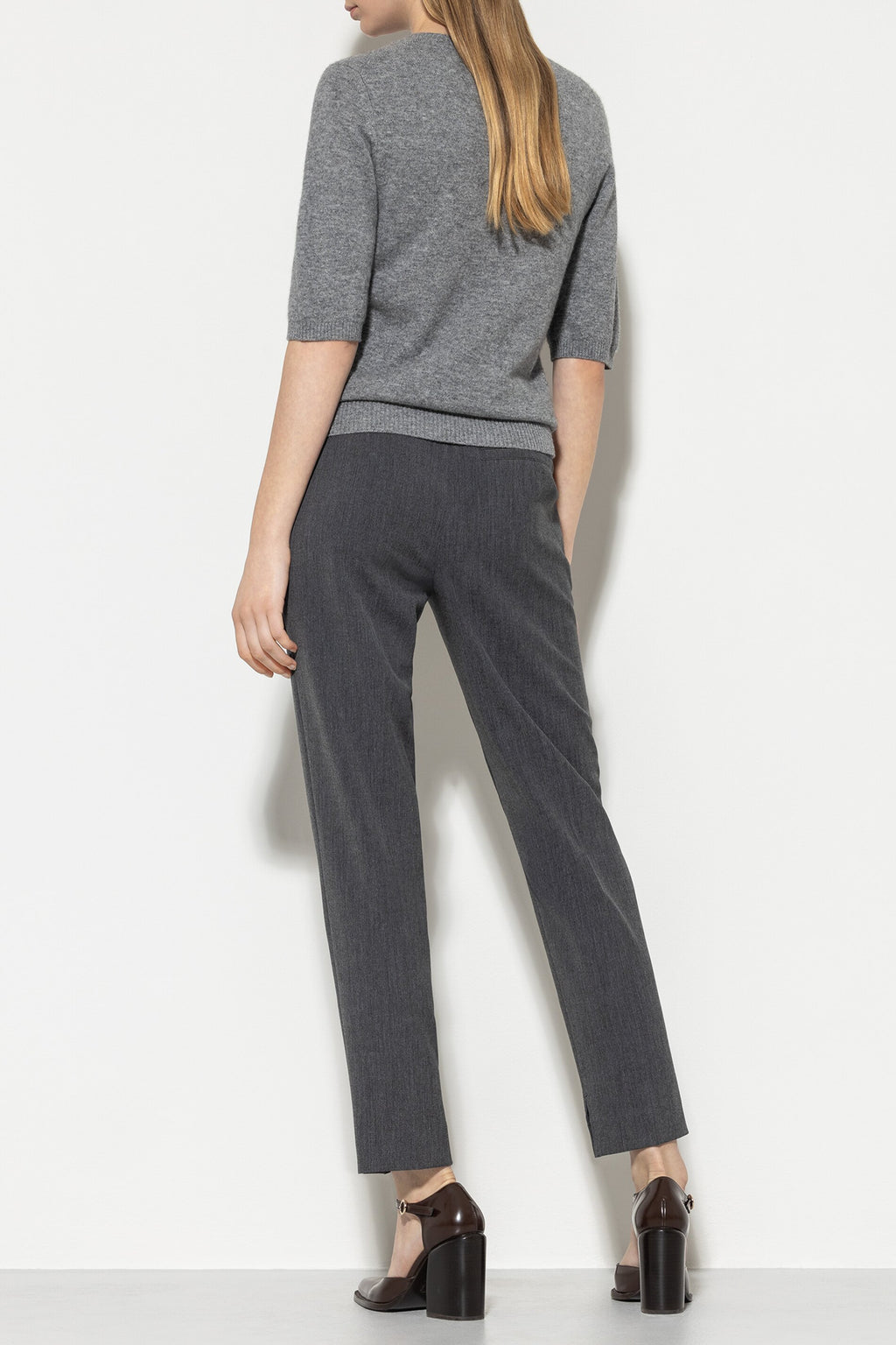 Tapered-Pants aus Kaschmir-Mix - dark grey melange - Standard | Model Detail