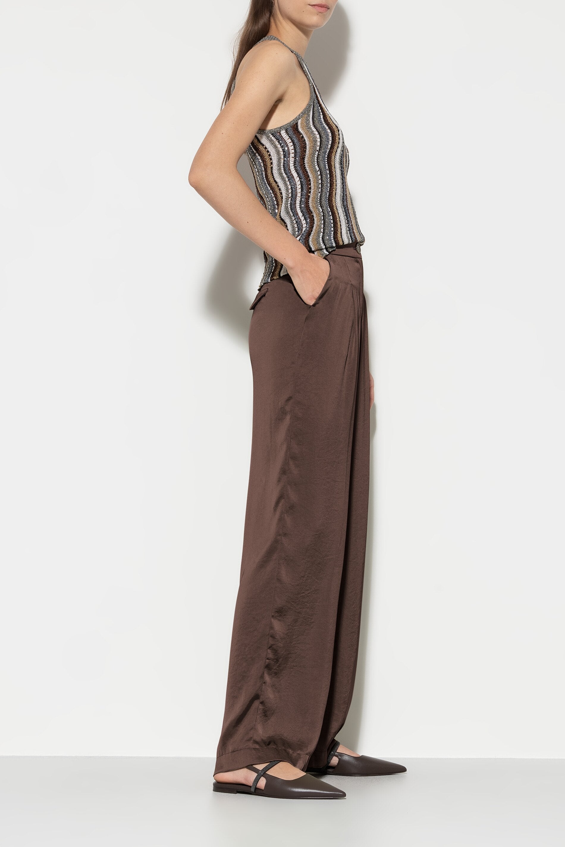 Wideleg-Pants mit Bundfalten - nougat - Standard | Model Rück