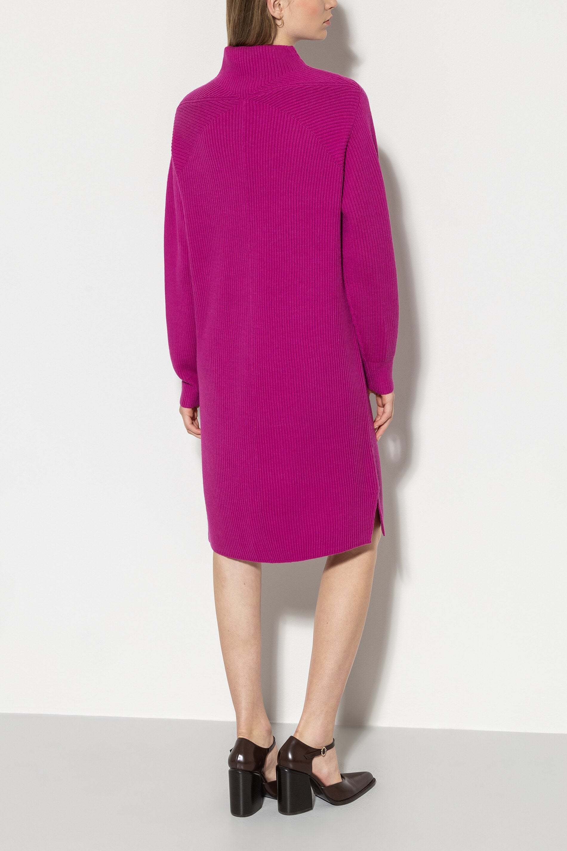 Kleid in Rippstruktur - ultra pink - Standard | Model Detail