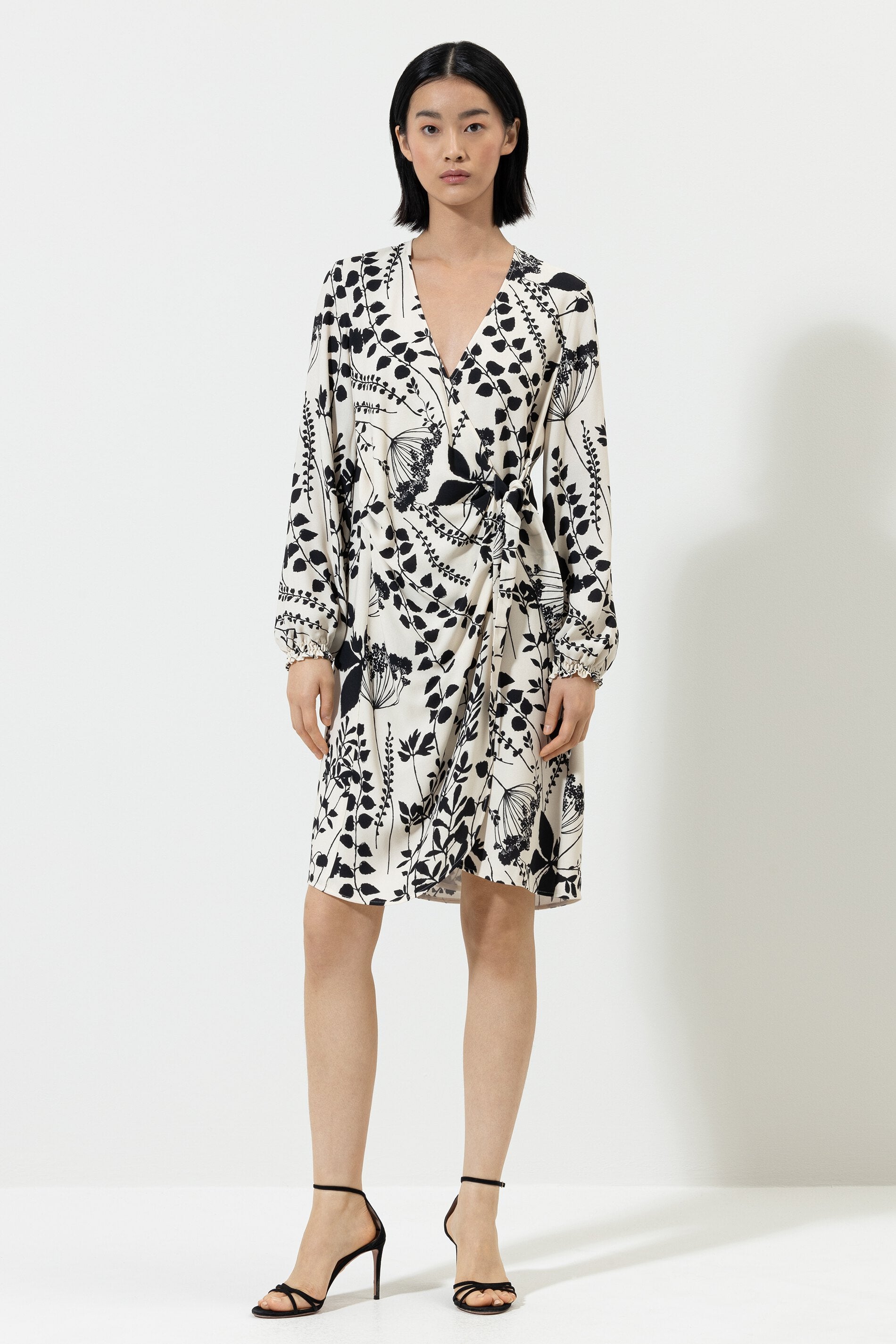 Minikleid mit Herbarium-Print - multi - Standard | Model Seite