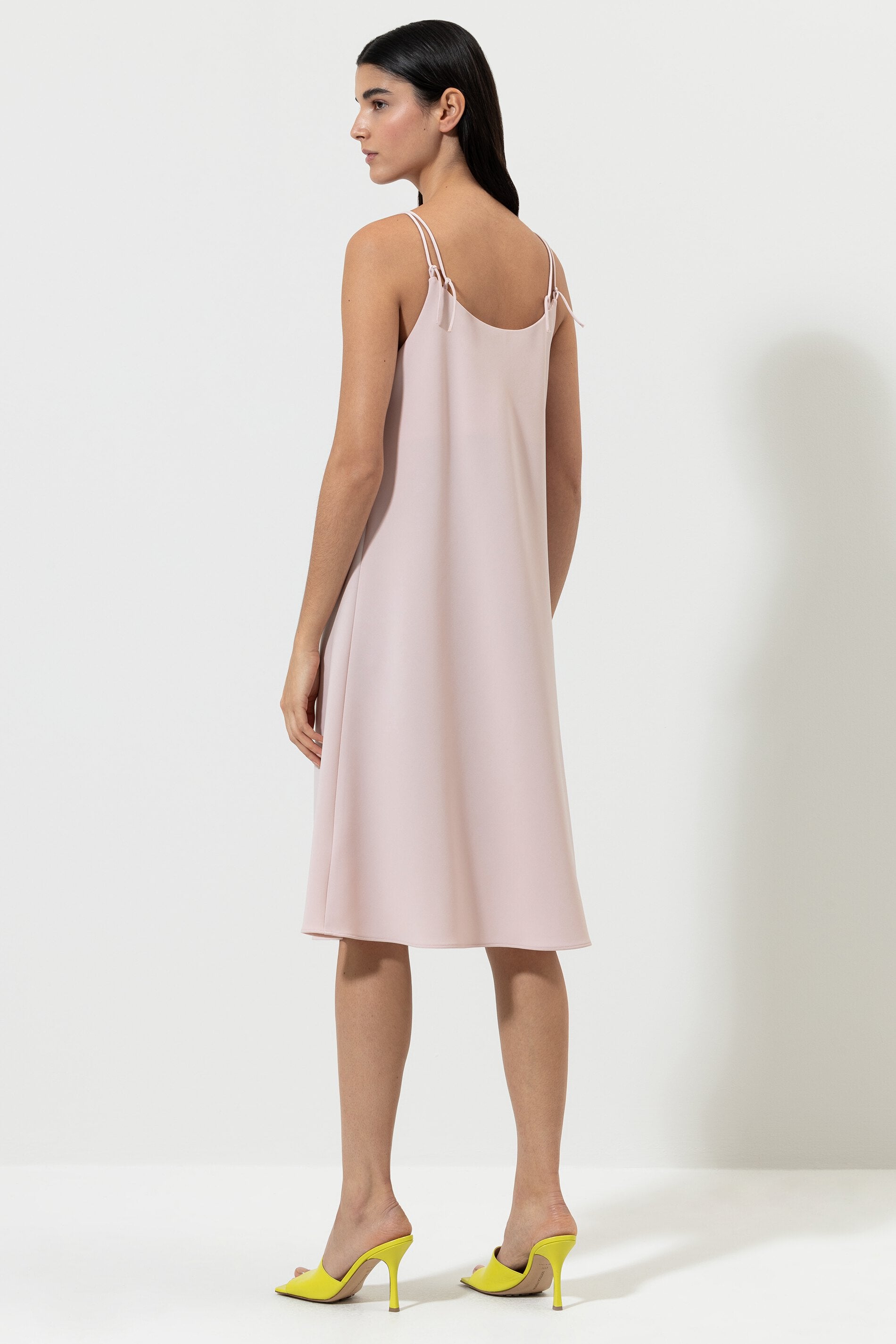 Kleid mit Spaghettiträgern - dusty blush - Standard | Model Detail