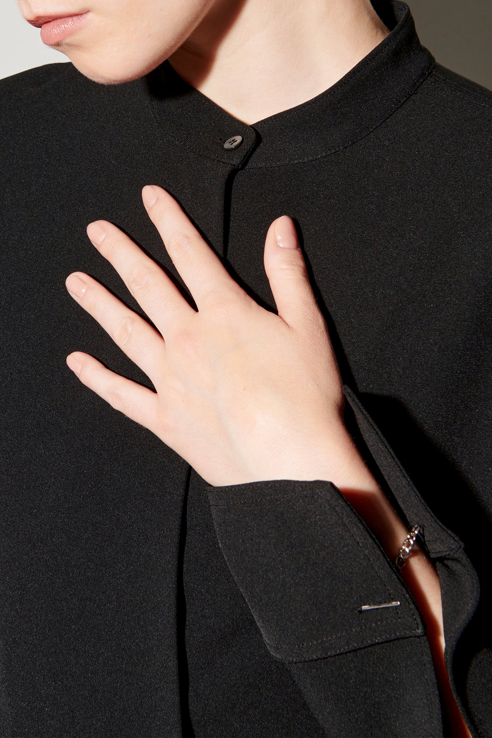 Hemdblusenkleid in Midi-Länge - deep black - Standard | Artikel Front