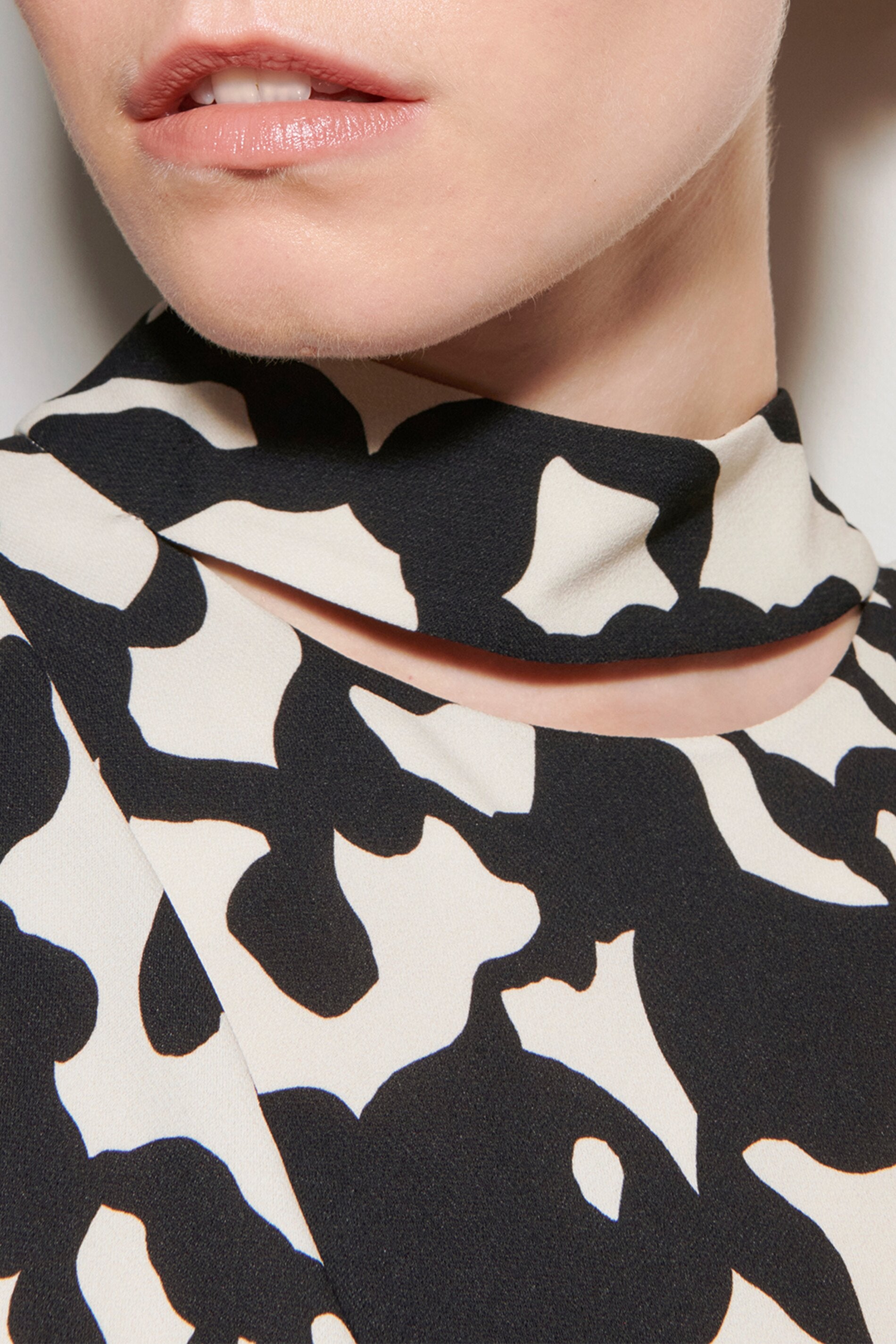 Minikleid mit Animal-Print - multi - Standard | Artikel Front