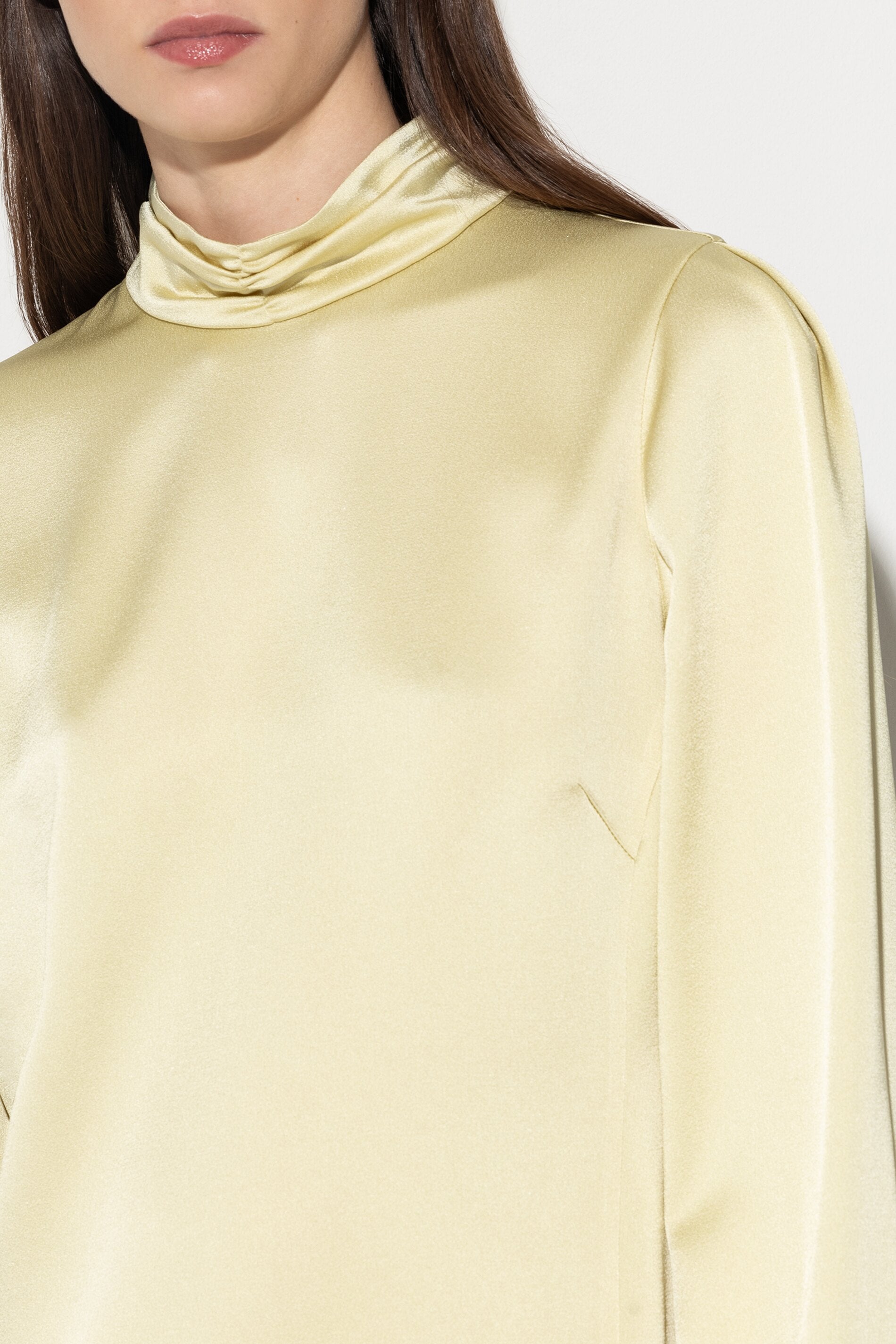 Satin-Minikleid - pale citron - lange Version | Artikel Front