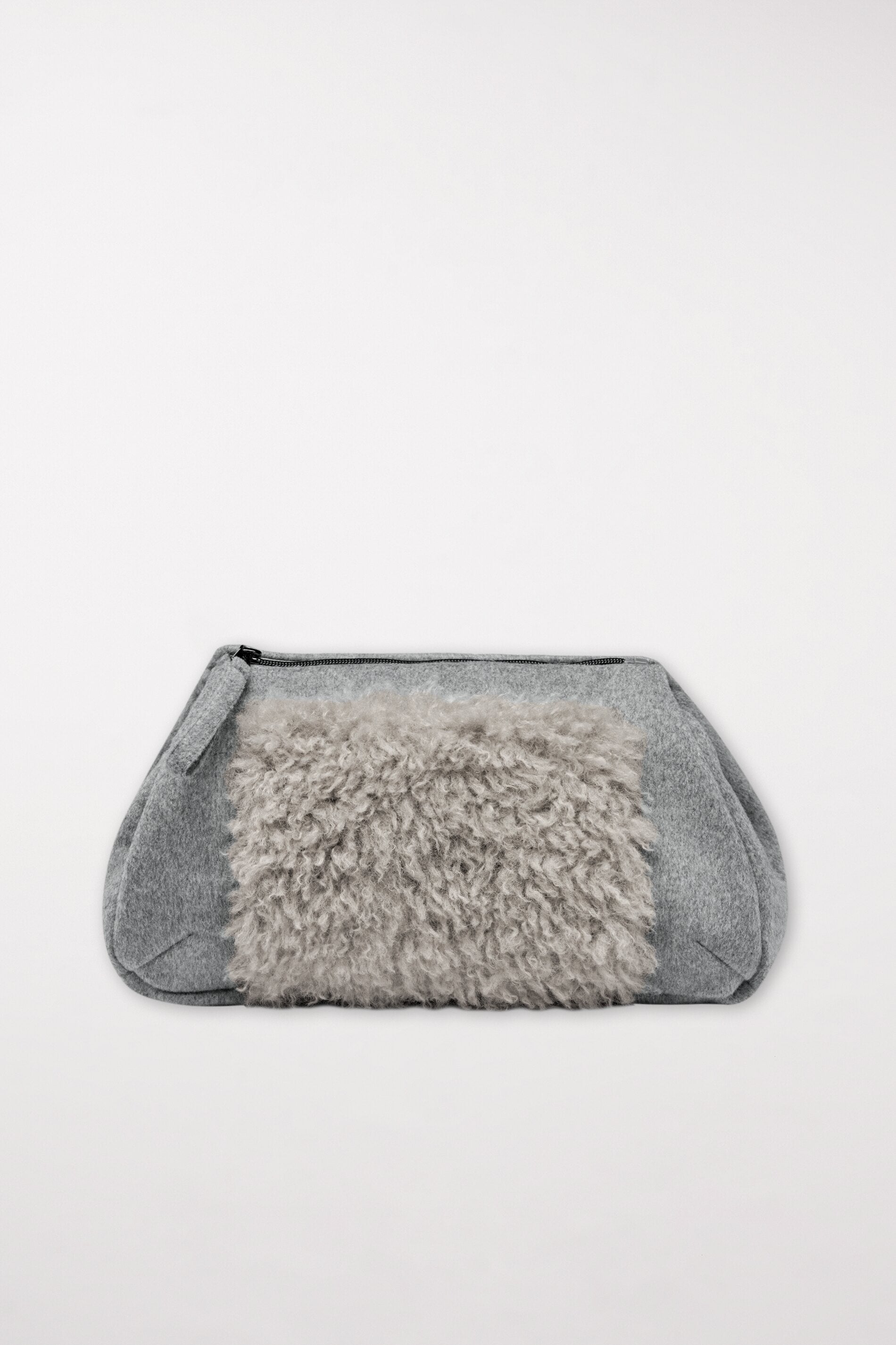 Tasche mit Wolldetail - heather grey - Standard | Model Front